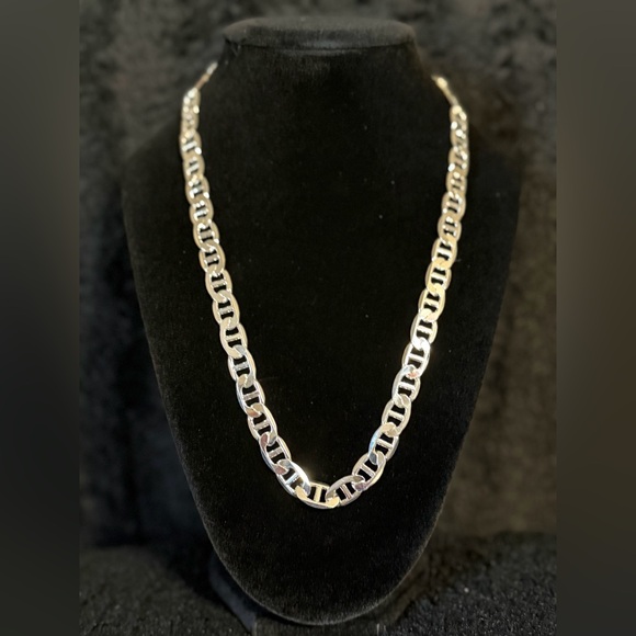 Jewelry - Elegant Silver Chain Necklace